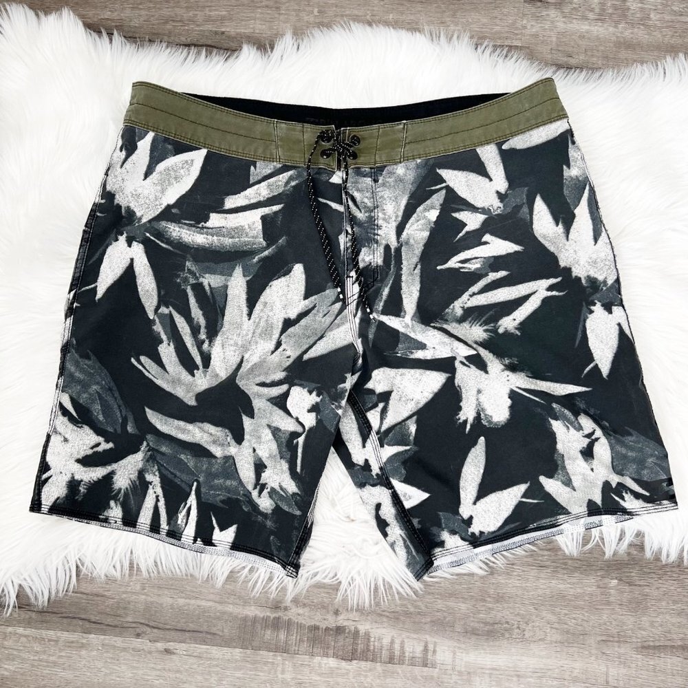 Billabong Platinum X Sundays Mens 38 Performance Swim Boardshorts